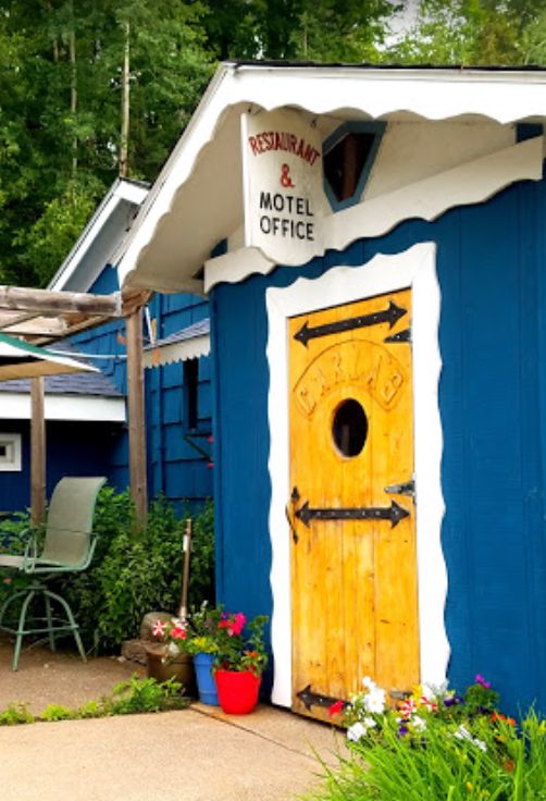 Carlas Restaurant, Motel, and Cozy Inn - From Web Listing (newer photo)